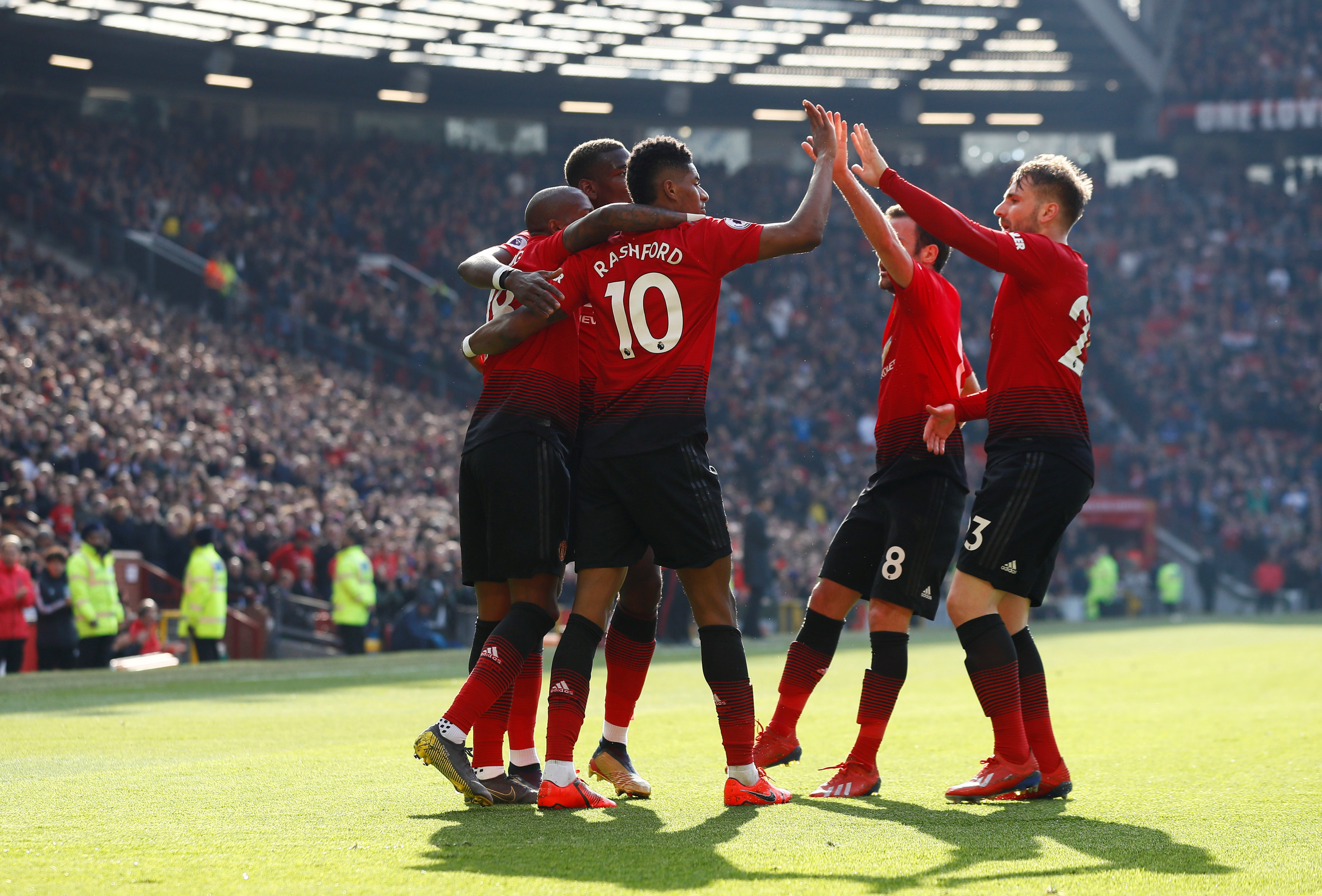 據全能表現 據全能表現